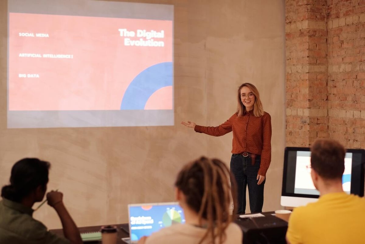 6 Pro Tips For Crafting a Winning Business Model Pitch Deck