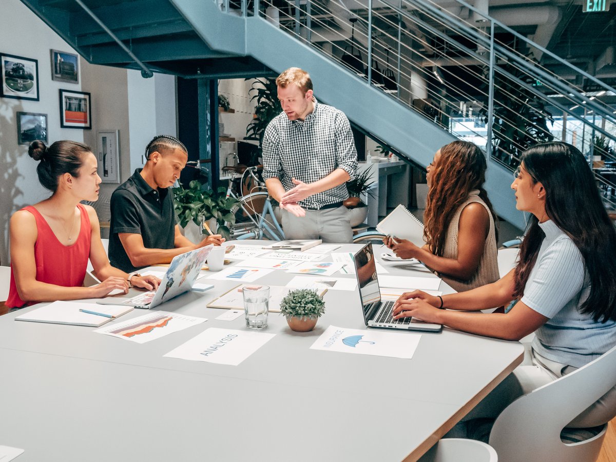 How to Use a VC Fund Pitch Deck Template to Craft a Winning Pitch